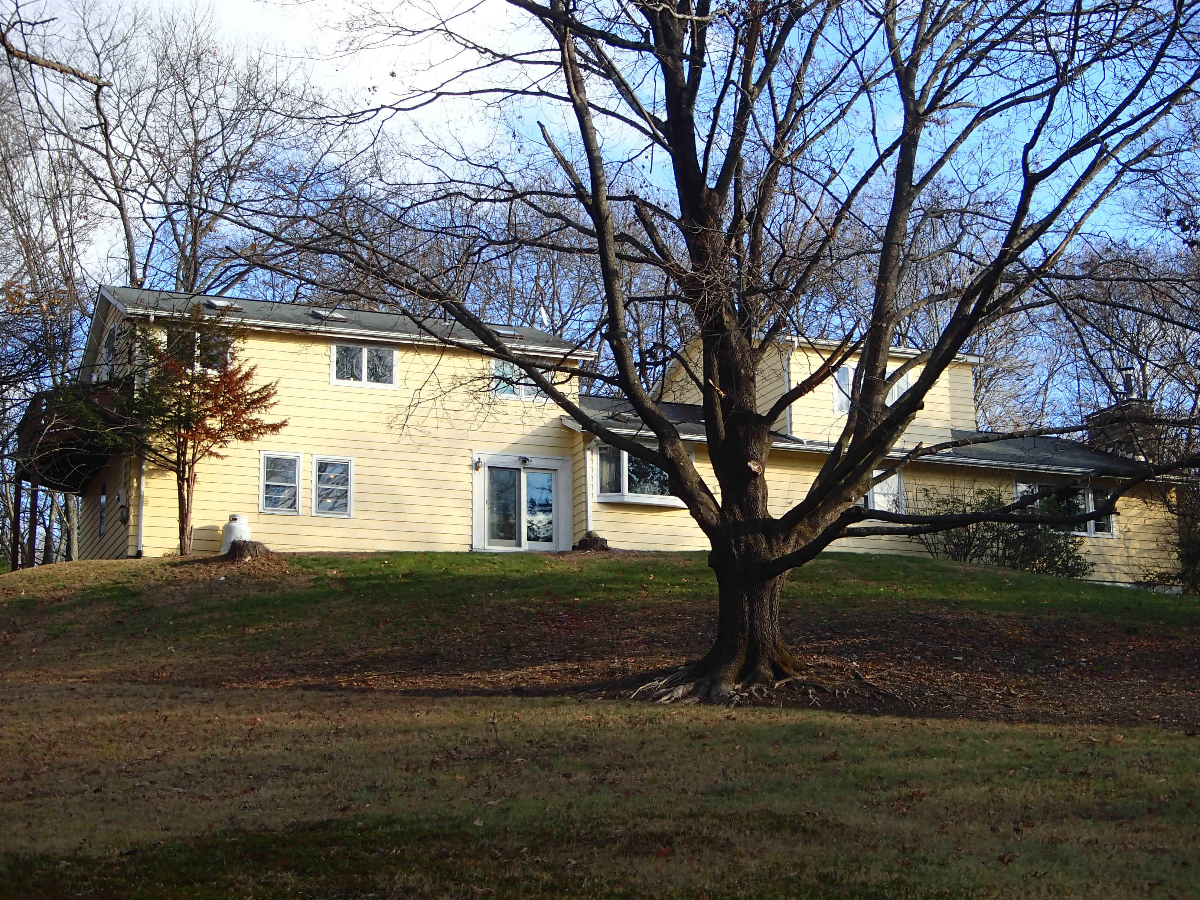 Building photograph for 162 BLUEBERRY HILL RD